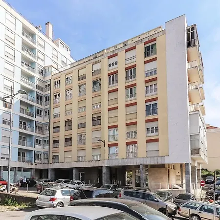66 With Parking Place דירה ליסבון