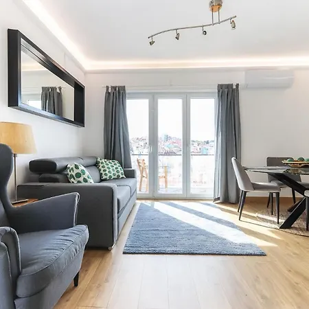 66 With Parking Place Lissabon