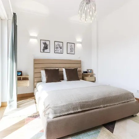 66 With Parking Place Apartment Lissabon