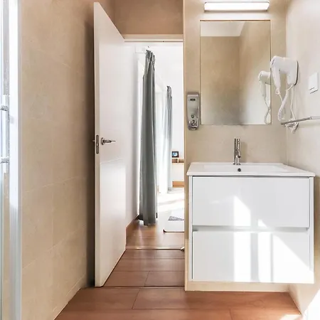 66 With Parking Place Apartment Lissabon